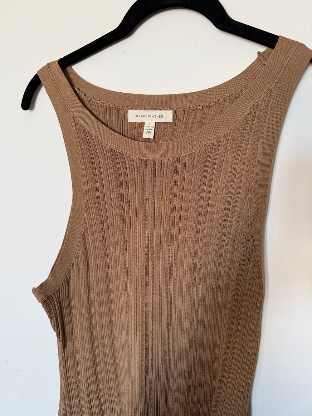 Brown Ribbed Scoop Tank - Picture 2 of 5